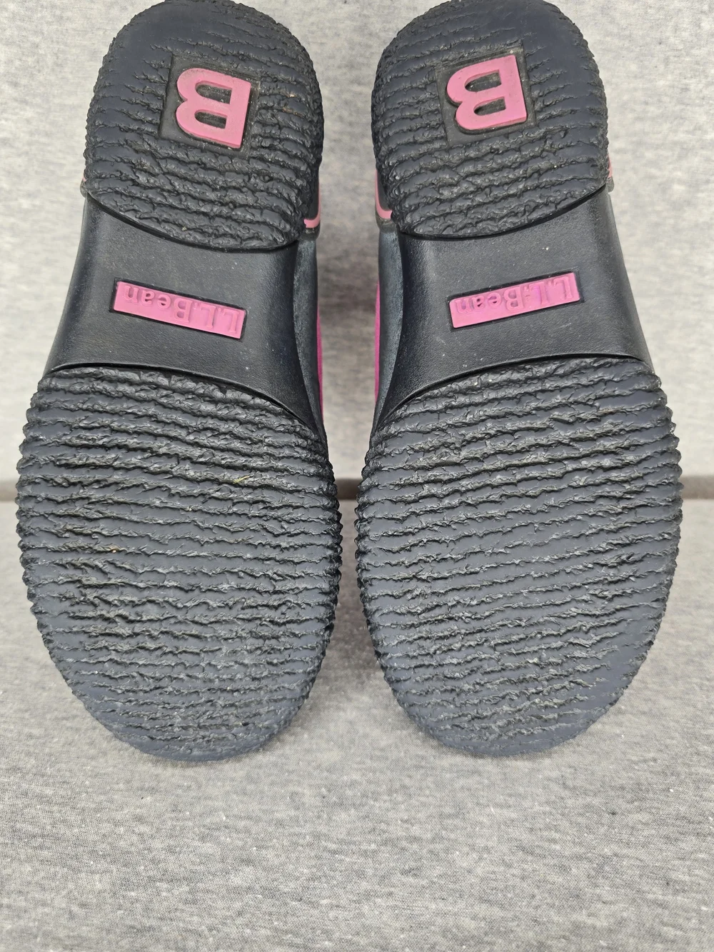L.L. Bean Women's Size 7 Magenta Suede Lace-Up Sneakers - Picture 5 of 11